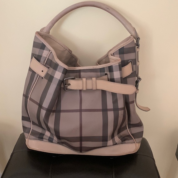 Authentic Burberry nova check shoulder tote - Picture 1 of 9